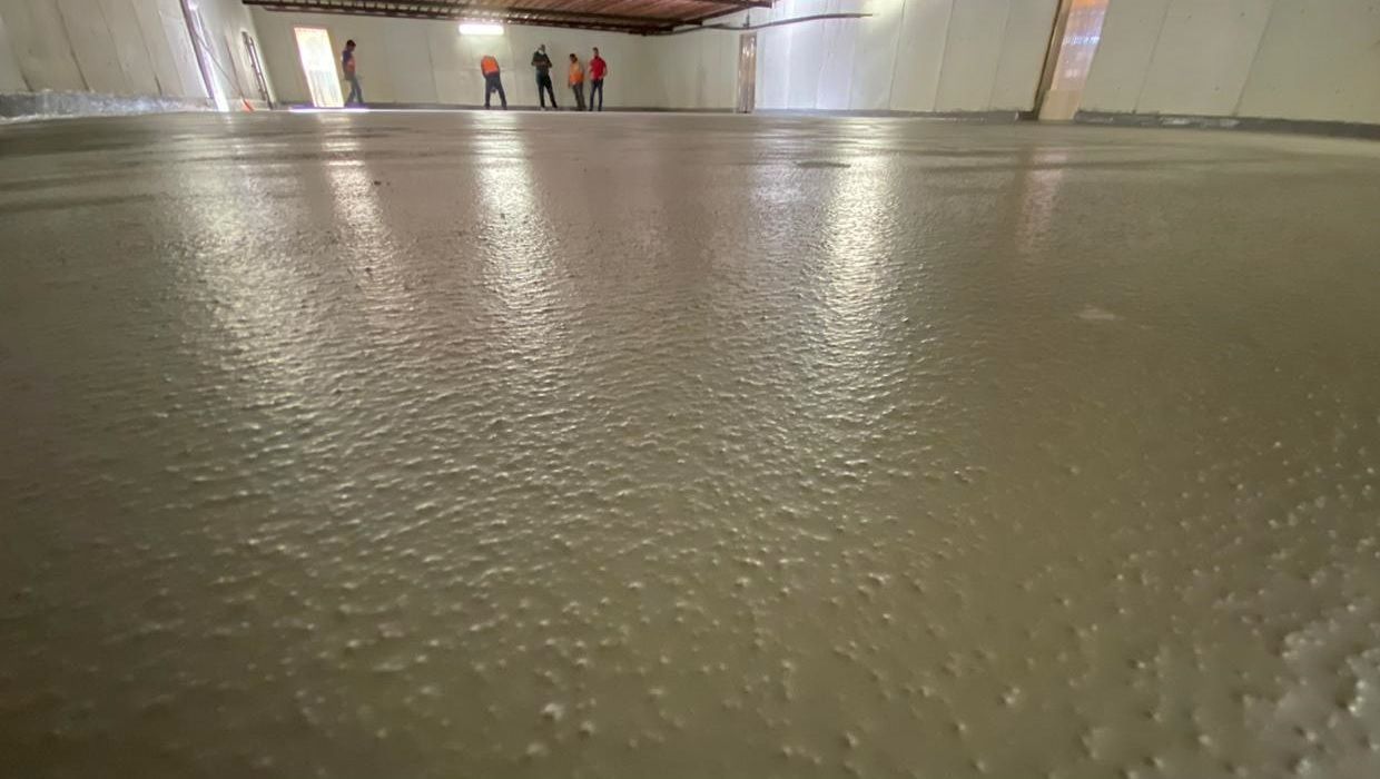 SUPERFICIES EFICIENTES - Uretano cementicio para áreas de producción