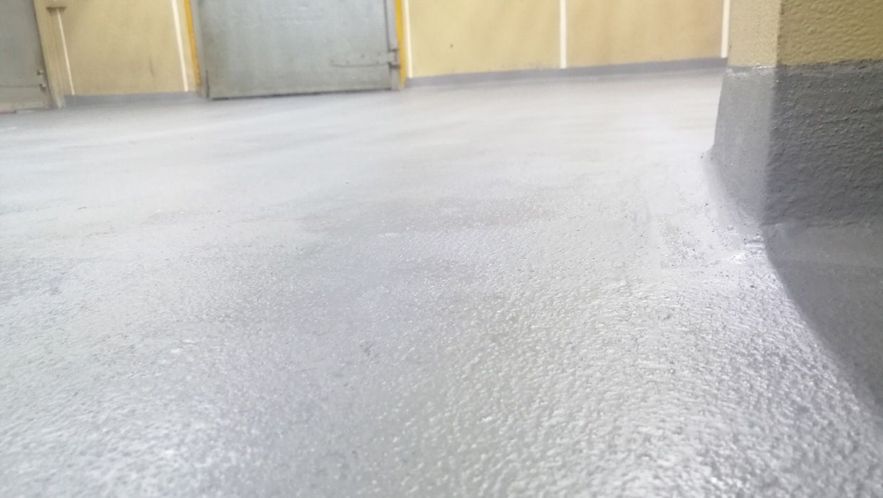 SUPERFICIES EFICIENTES - Uretano cementicio para cuartos fríos