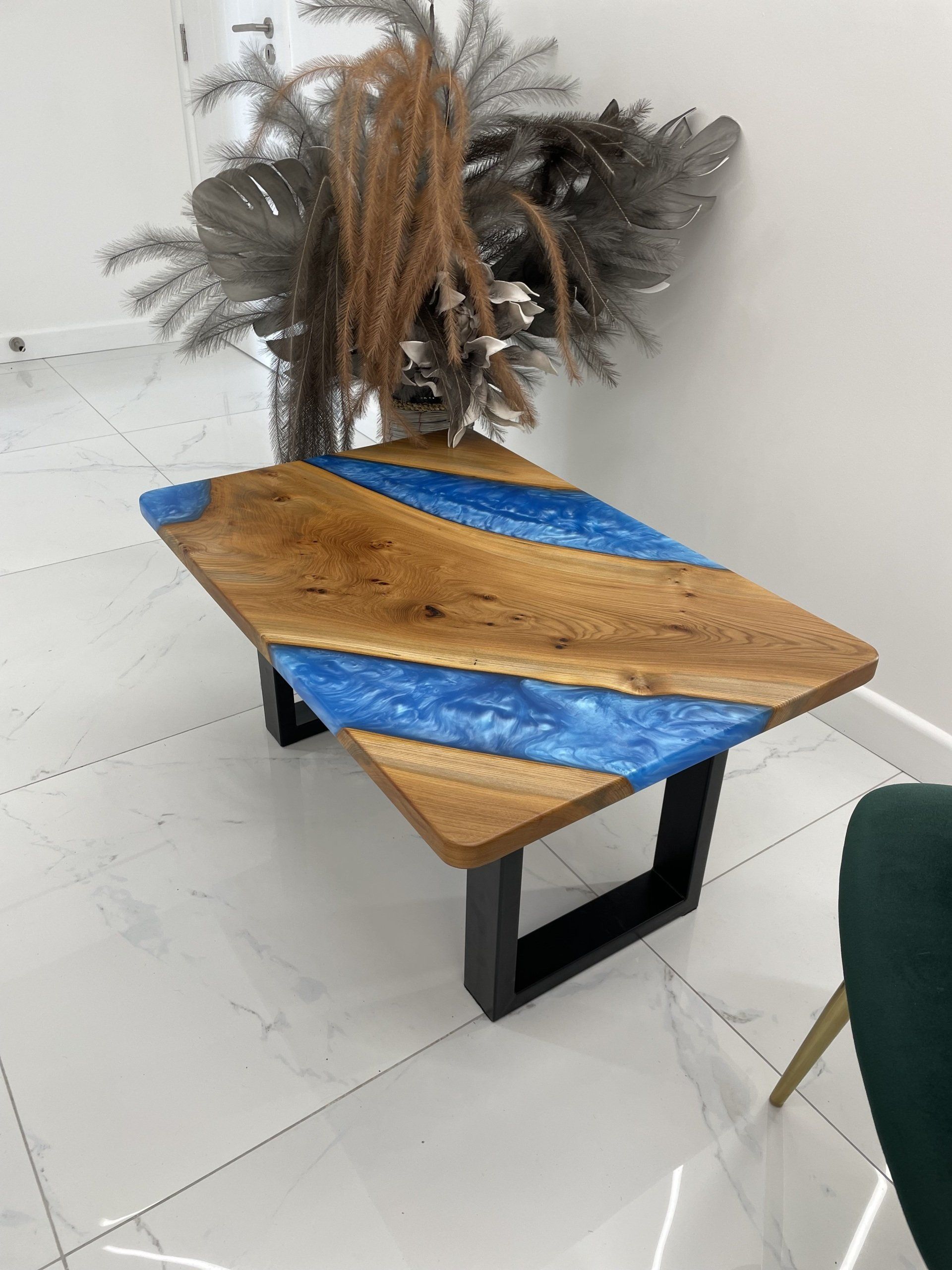 Elm coffee river table