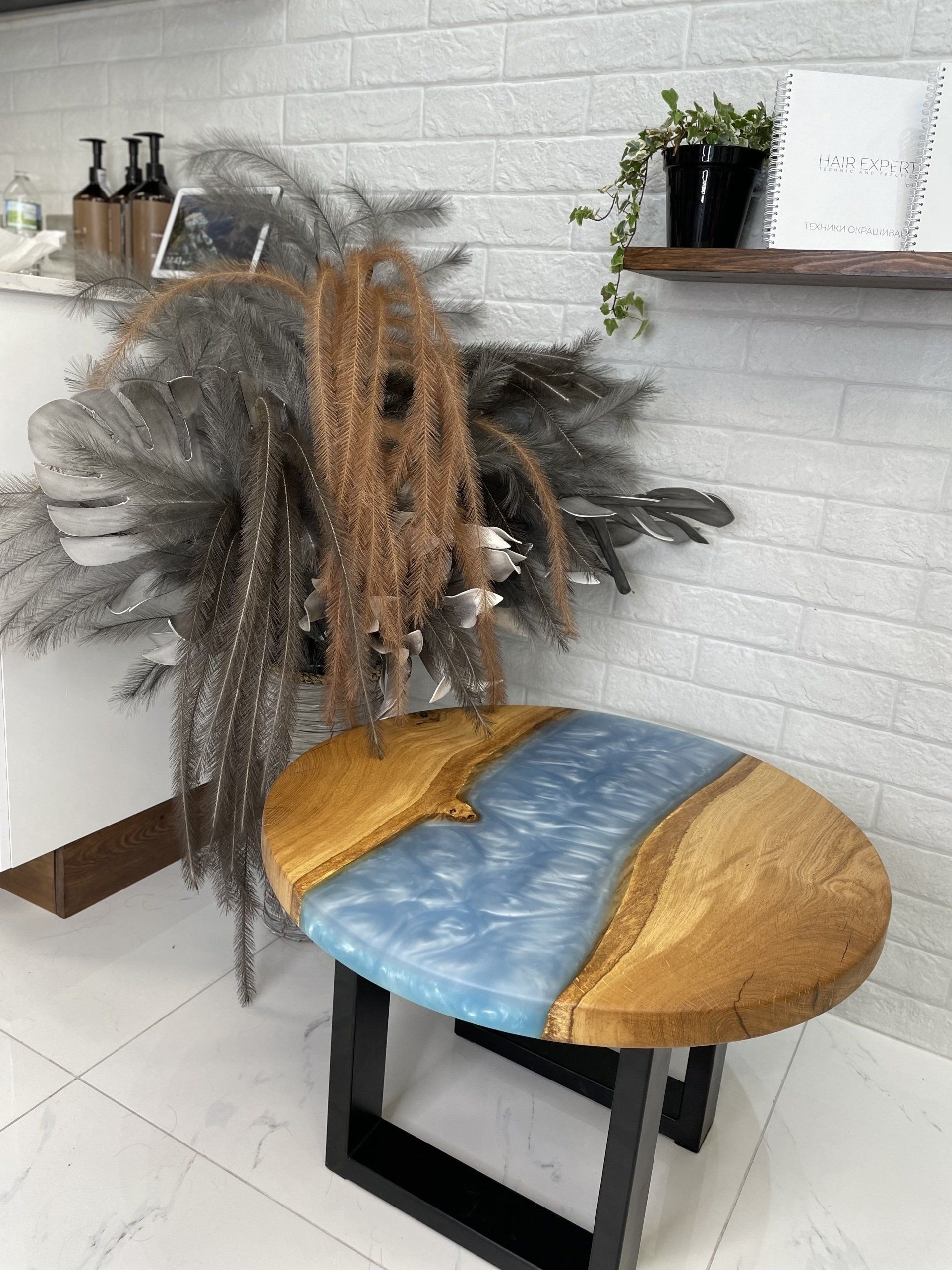 round coffee  river table