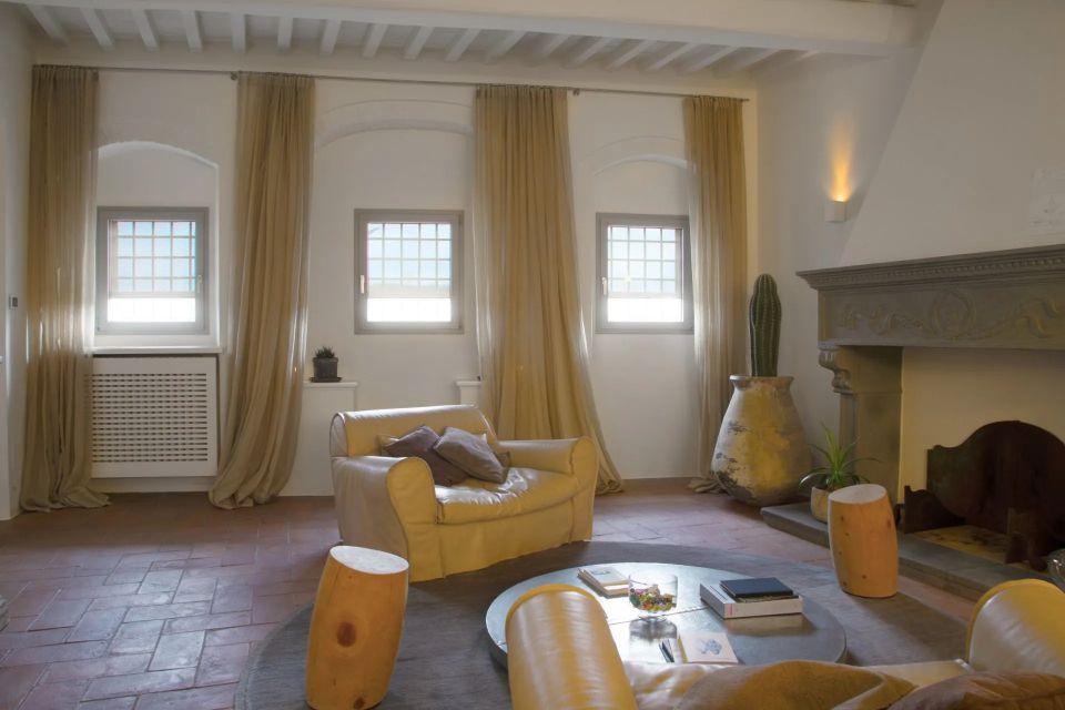 Salotto con zanzariere a Firenze