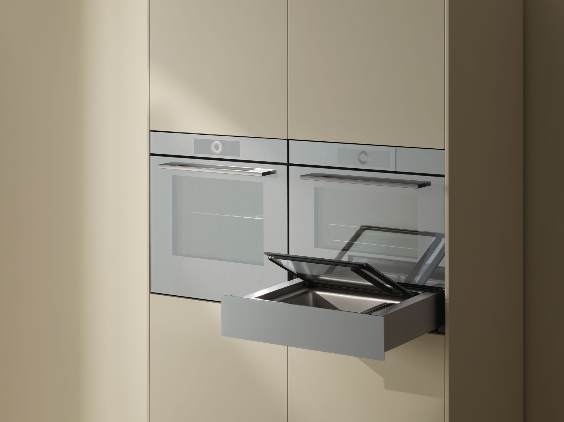 V-ZUG double cooker, microwave with vacuum drawer in luxury kitchen 