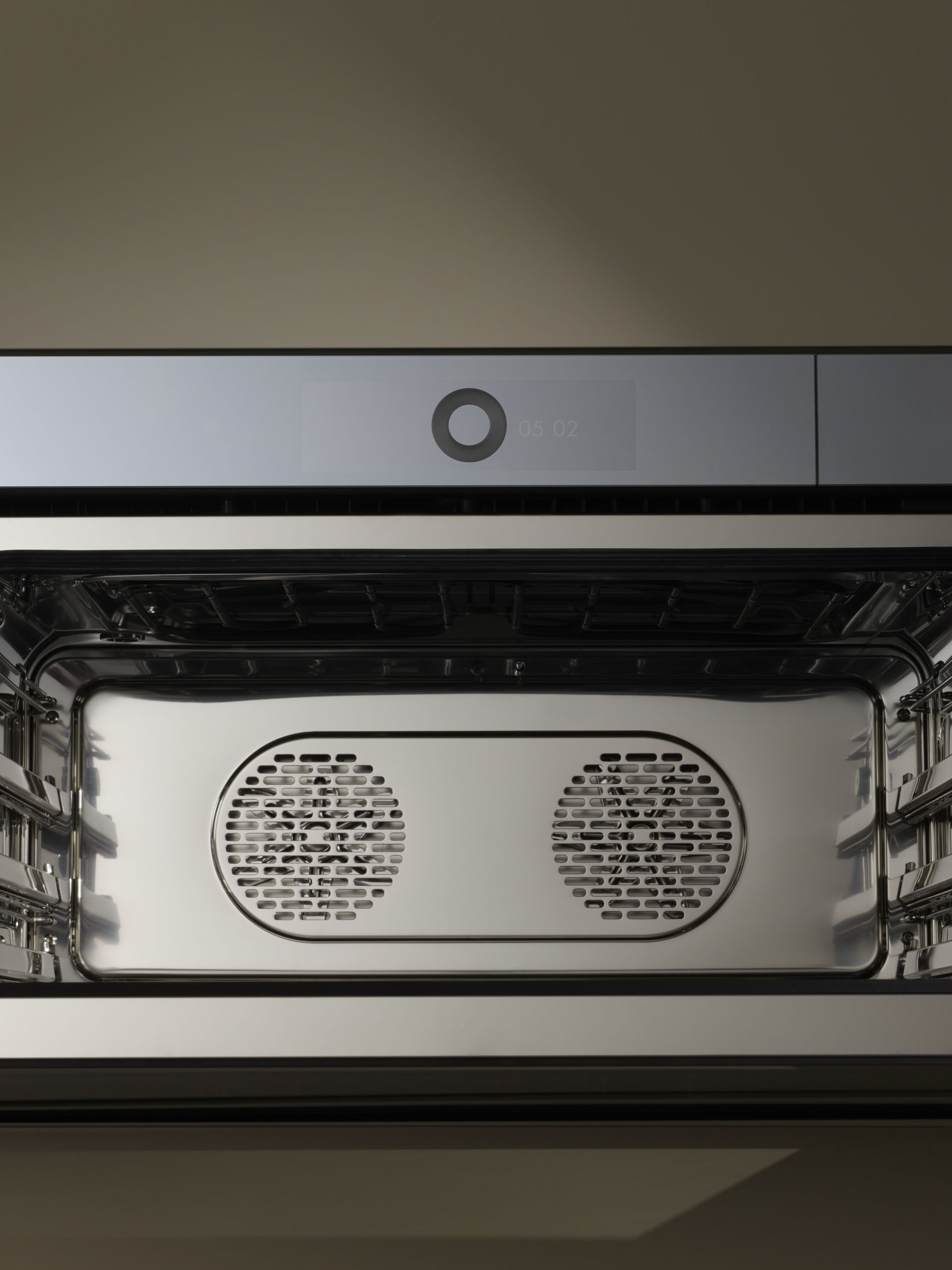 V-ZUG luxury kitchen with close up of V6000 combisteamer