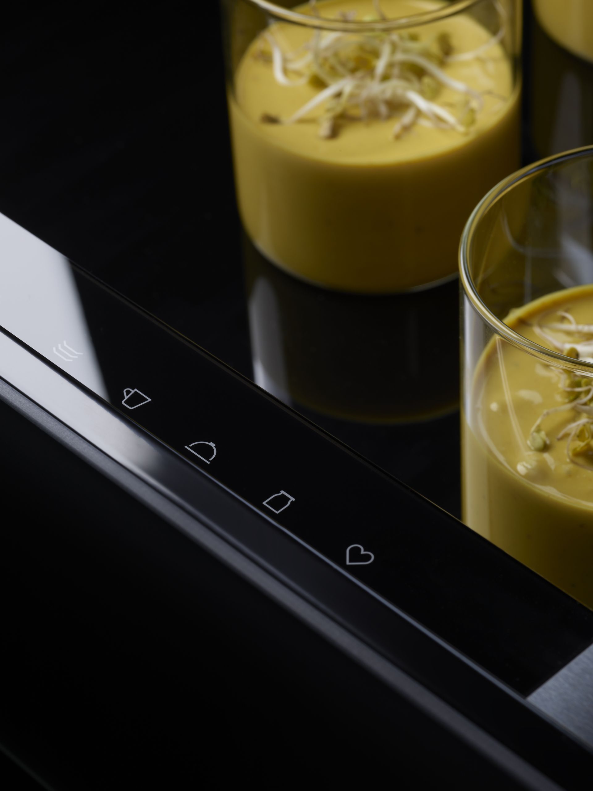 V-ZUG heating drawer