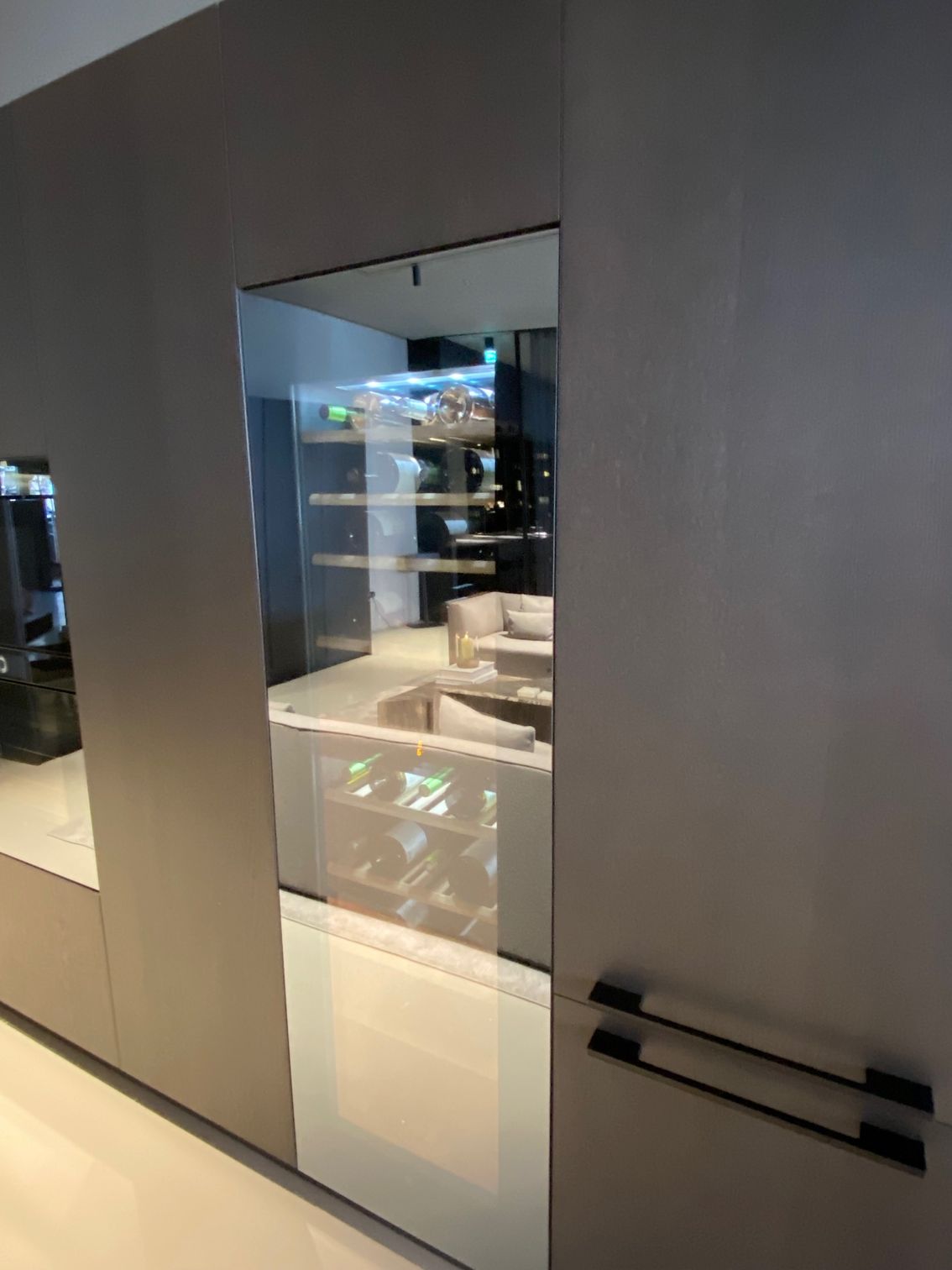 V-ZUG STUDIO LONDON COOLER