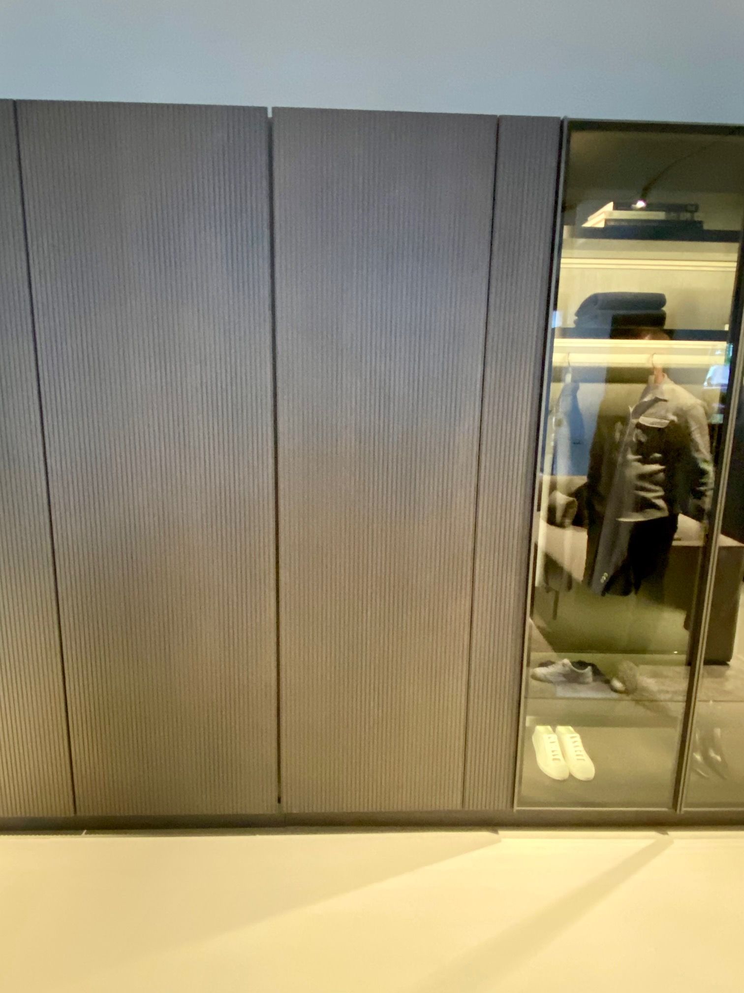 V-ZUG STUDIO LONDON REFRESH BUTLER IN CABINET