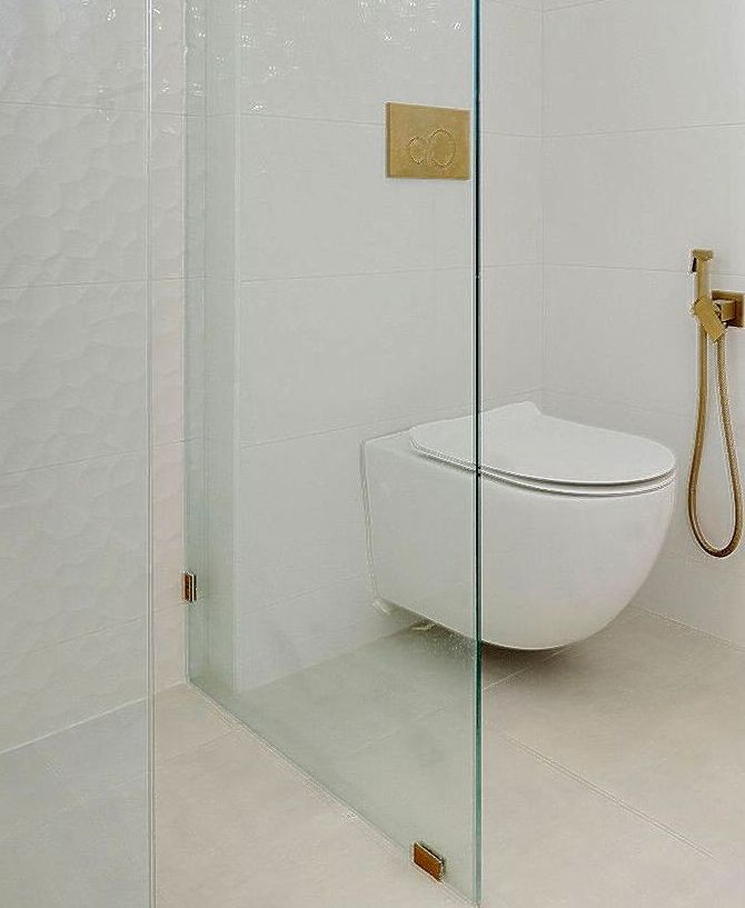 17 Plumbing – Wall-hung toilet installation in a luxury Oakville bathroom