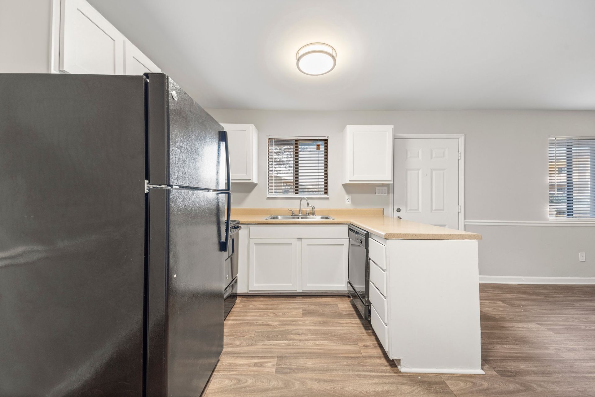 spacious kitchen at mallard creek