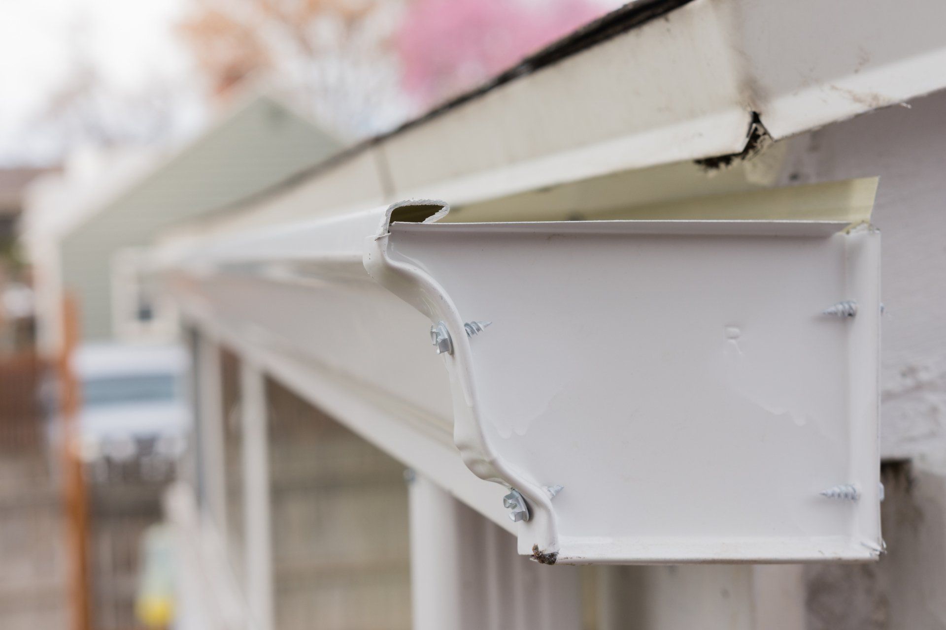 Clean Gutter — Roof and Gutter with High Pressure in White House, TN