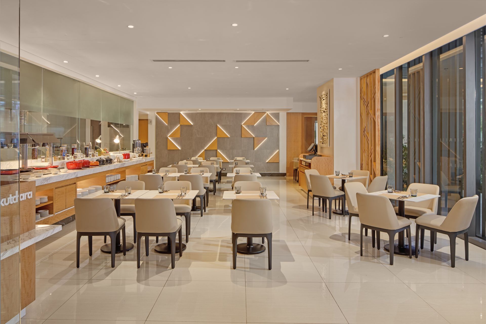 Kutchara restaurant dining area at Alino Hotel