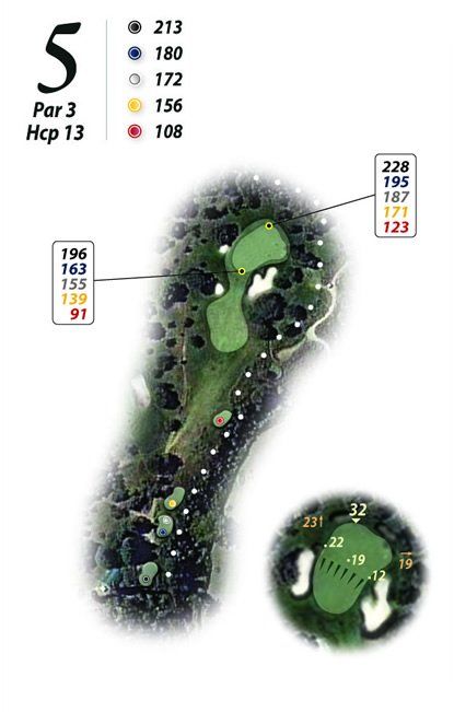 Un mapa de un campo de golf con el número 5.