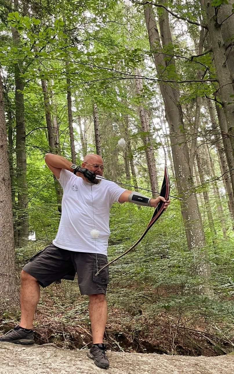 Jürgen Polterauer schießt