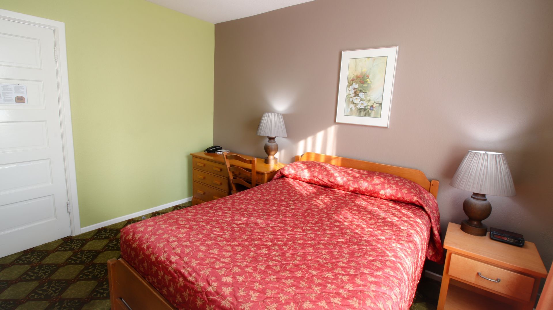 Petite Room; Affordable accommodation in Victoria BC