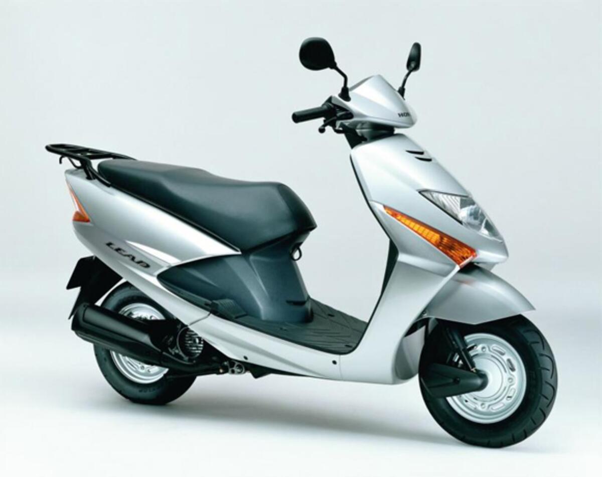 moto Honda Lead grigio chiaro