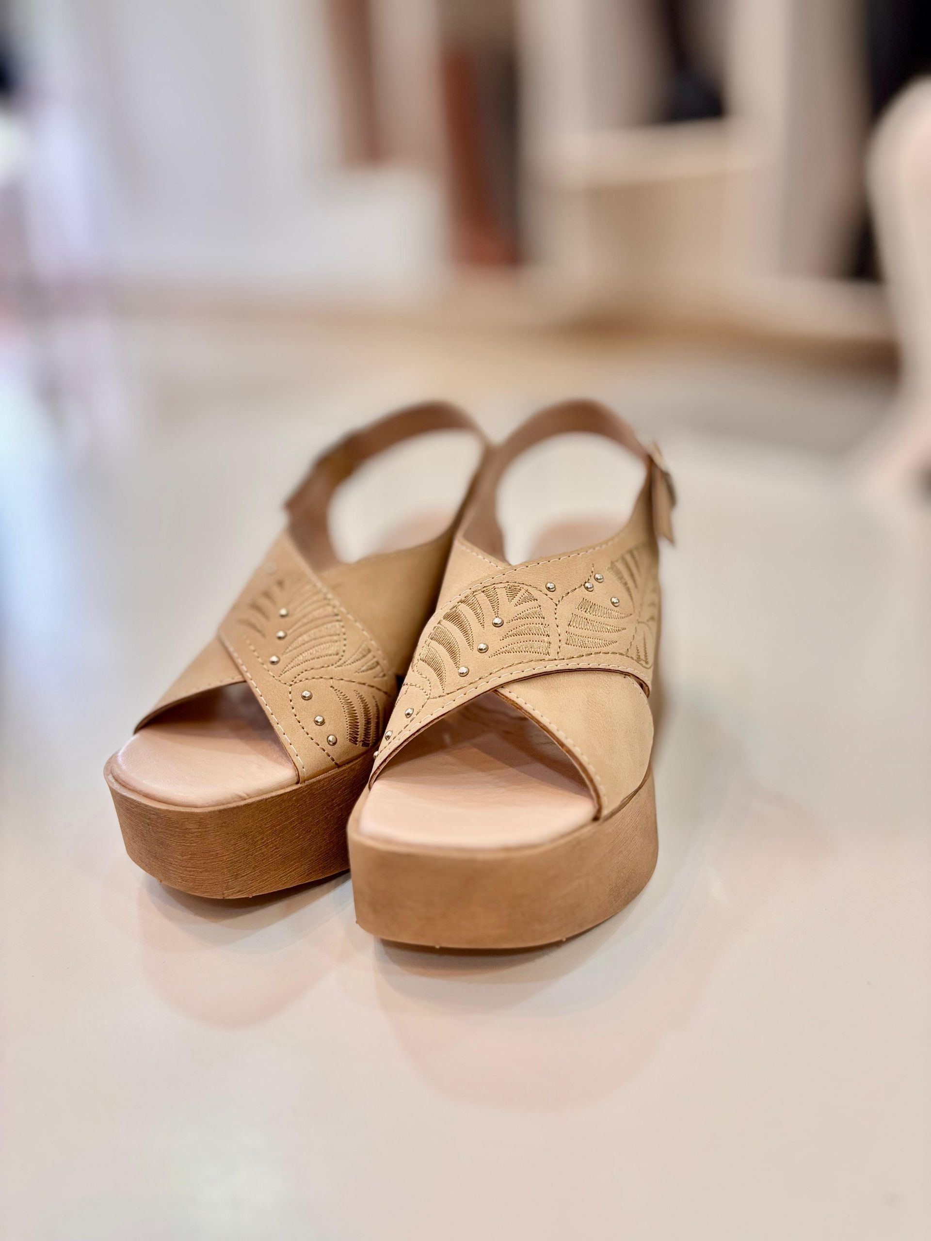 Taco chino con pulsera art 608  Color beige