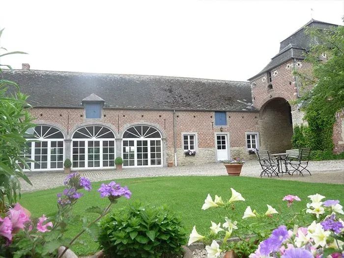 Location de La ferme du château de Corroy-le-Grand dans le brabant wallon
