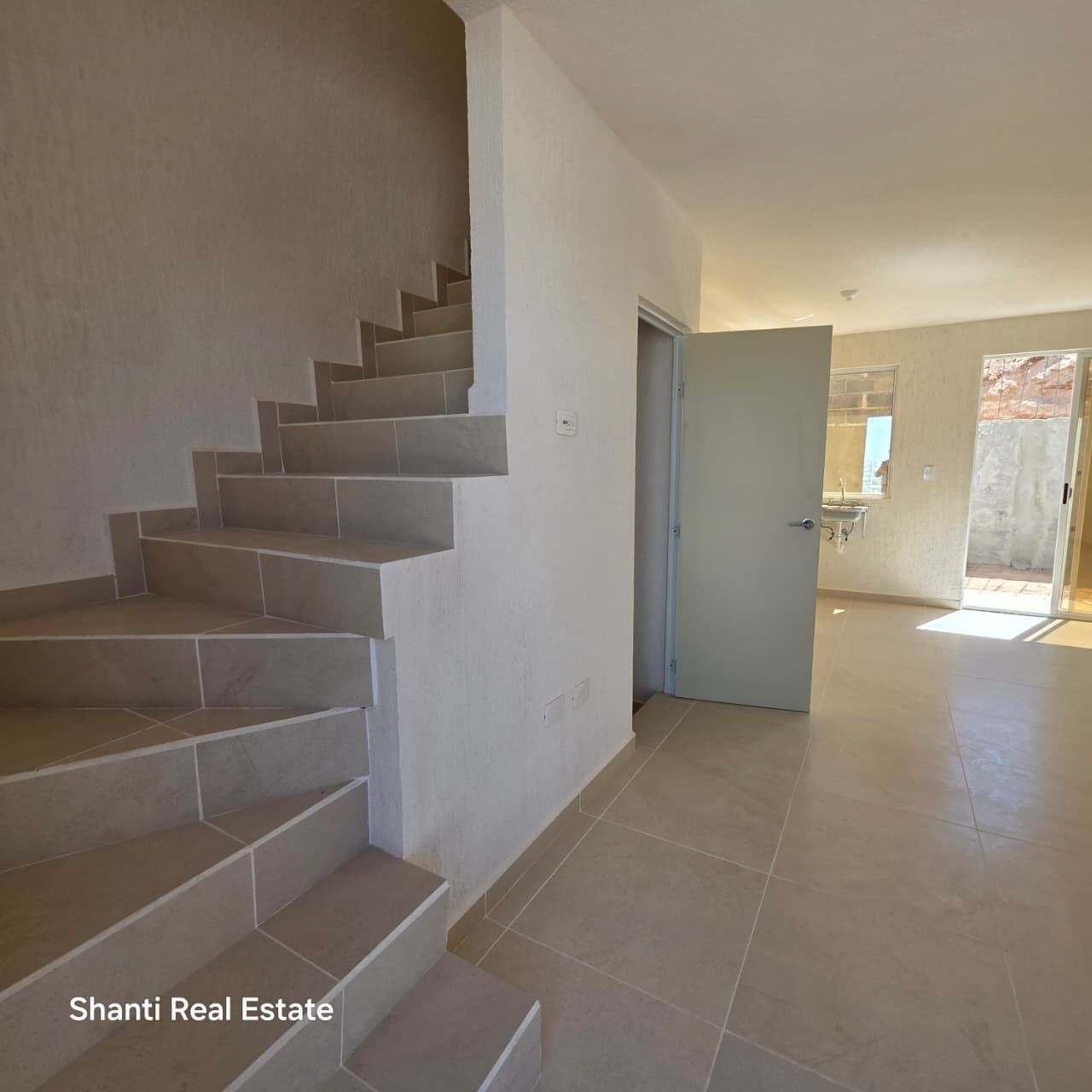 ?¡ESTRENA CASA EN VENTA AL NORTE!?mae