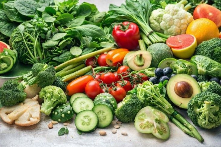 Plantaardig en dierlijk voeding naast elkaar als illustratie onderzoek: voeding en kans op kanker