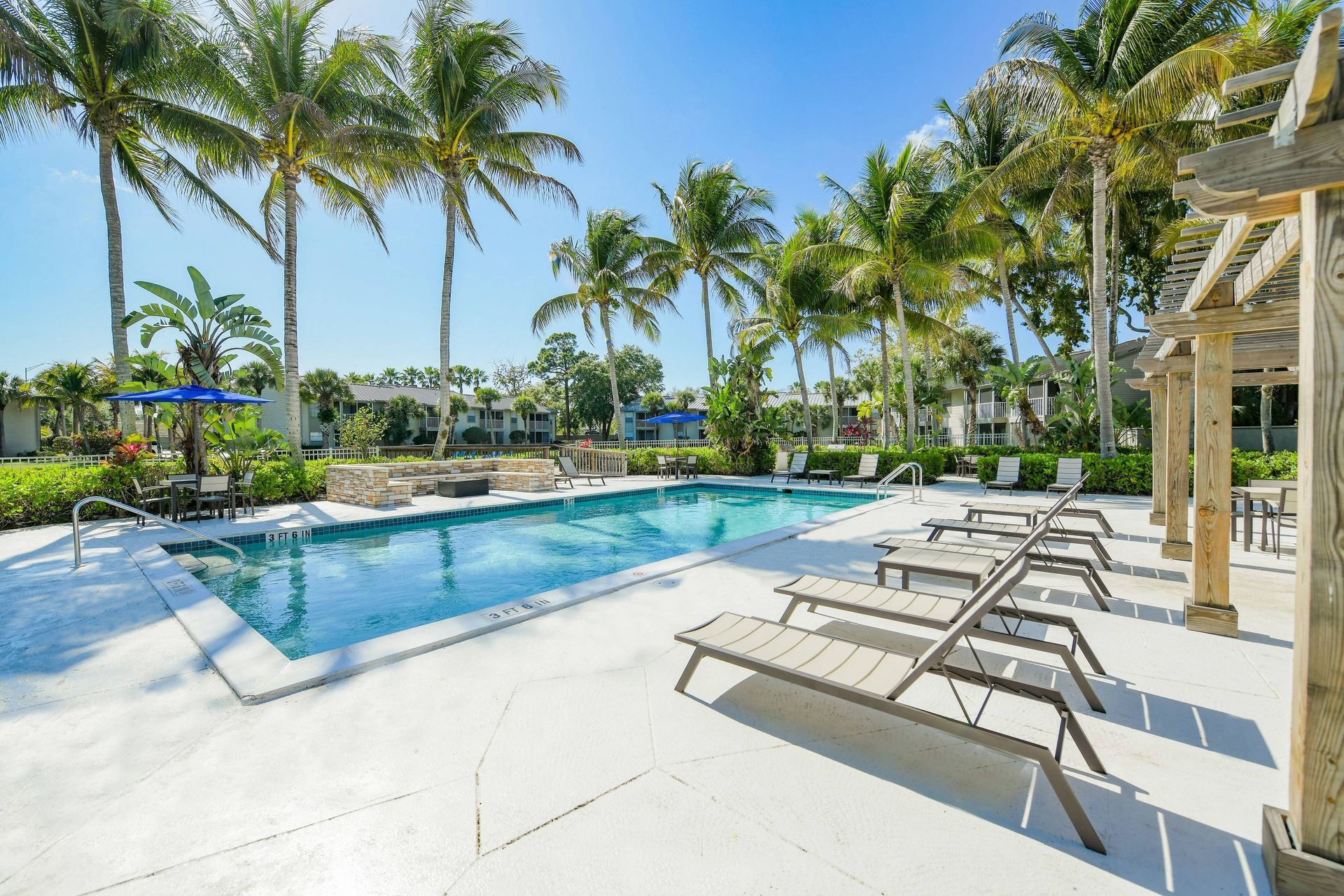 Swimming pool at The Coast Residences.