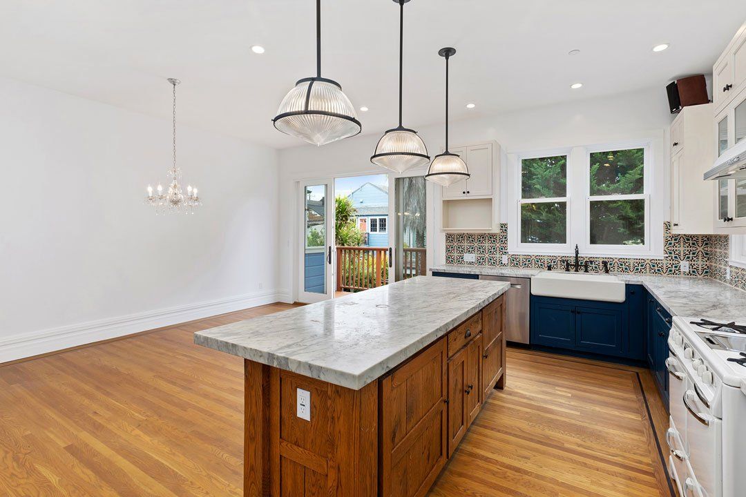 RENTED: Mission District – 2523 Harrison Street