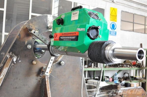 Alesatrice al lavoro 2