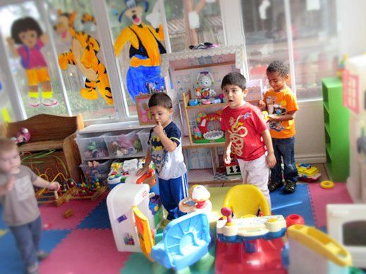 children play at day care
