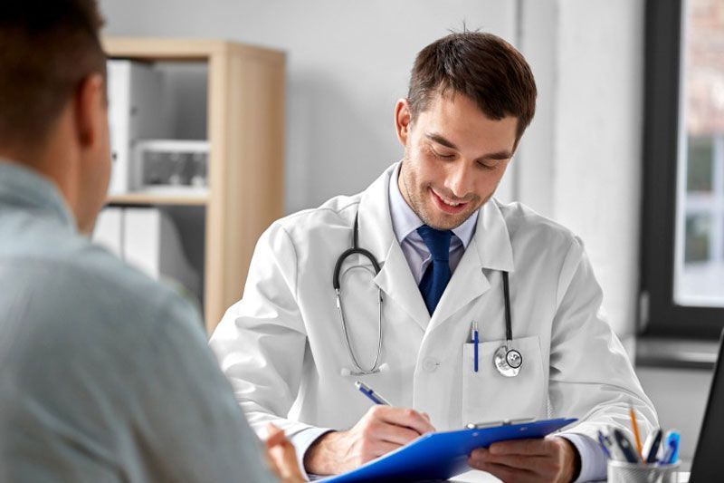 DR. MIGUEL LUIS ESQUIVEL HERRERA