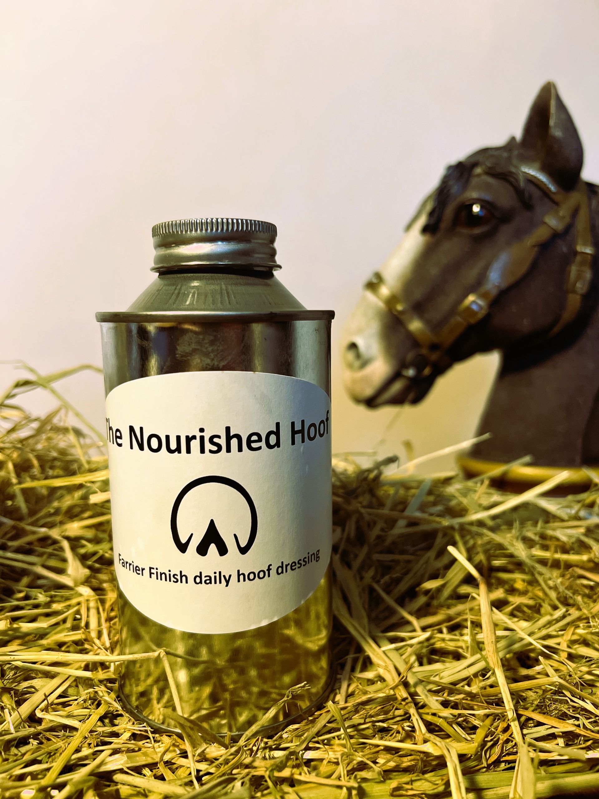 Farrier finish daily hoof dressing