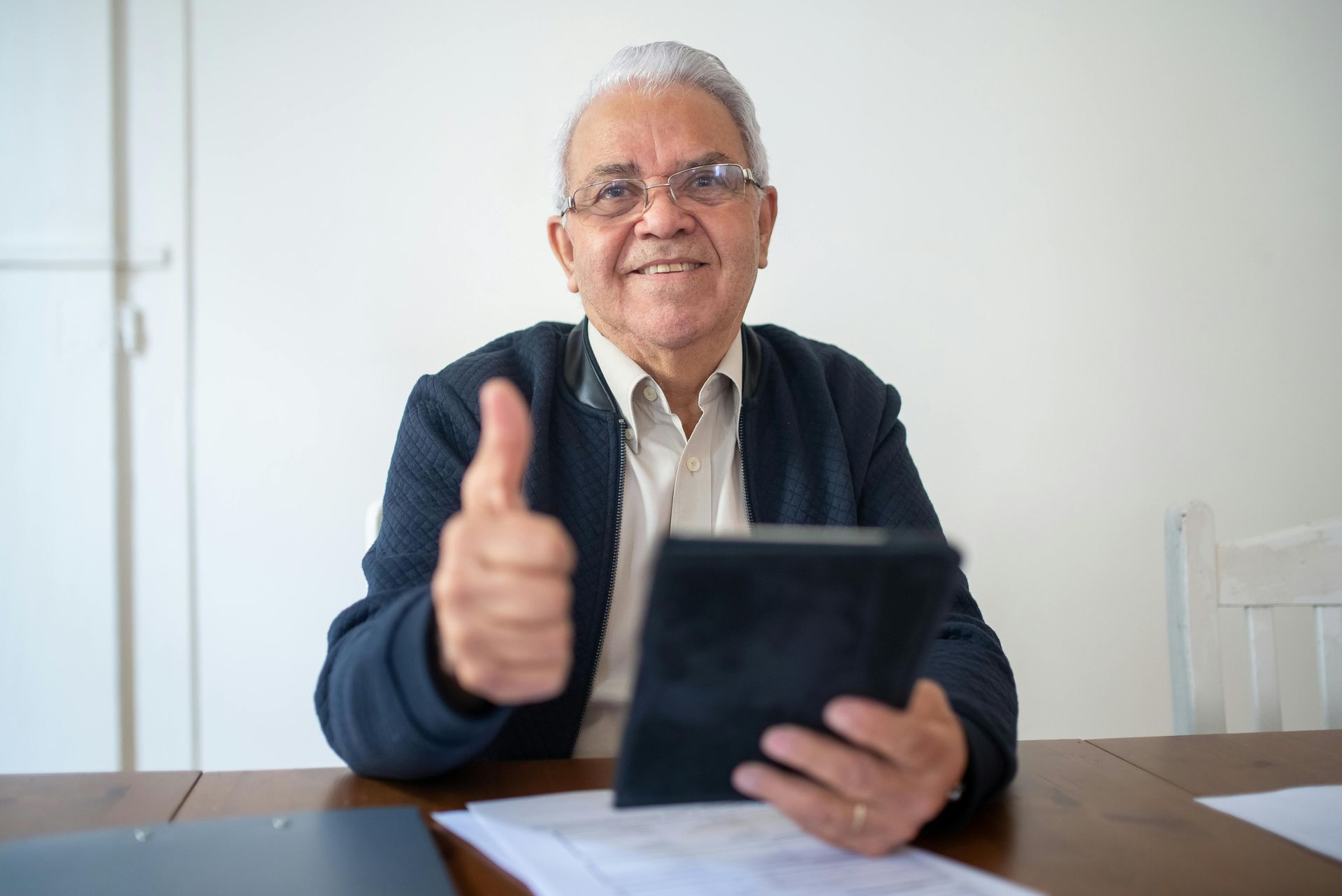 Coffre-fort numérique français, stockage sécurisé famille, archivage documents importants, solution mémoire pérenne, partage sécurisé héritage digital