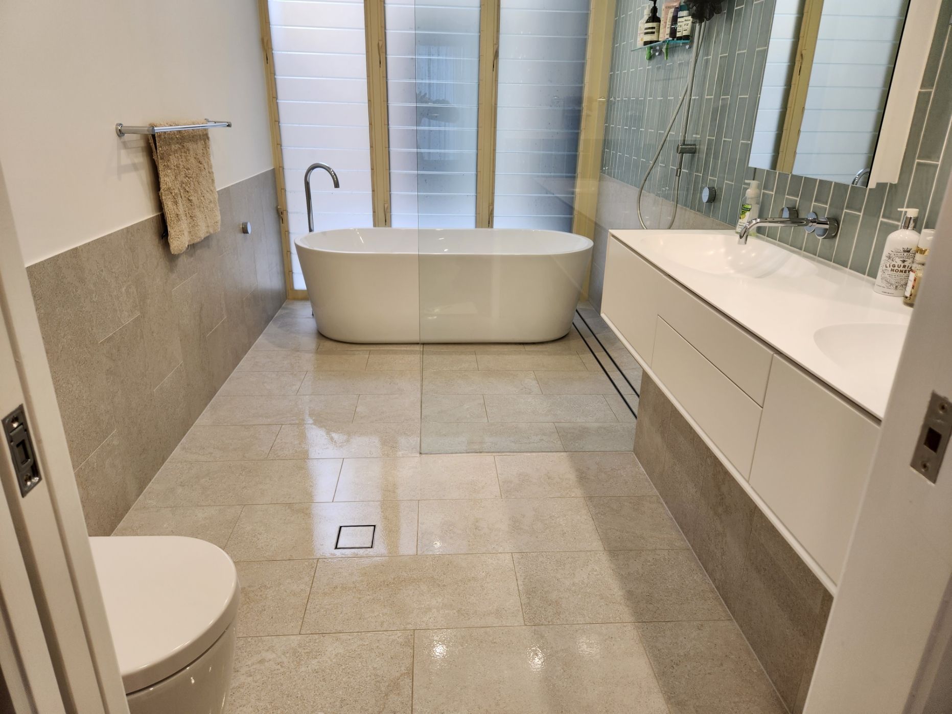 High end bathroom