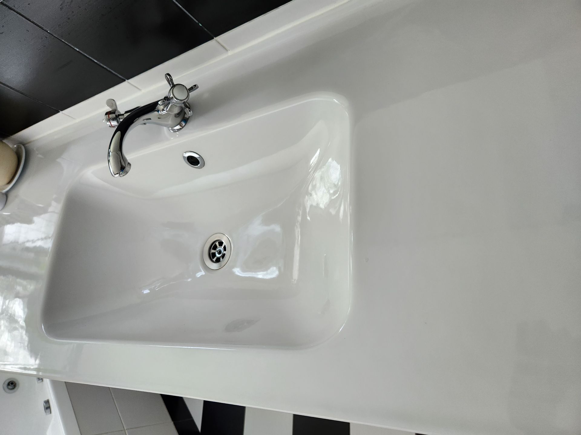 Spotless sink