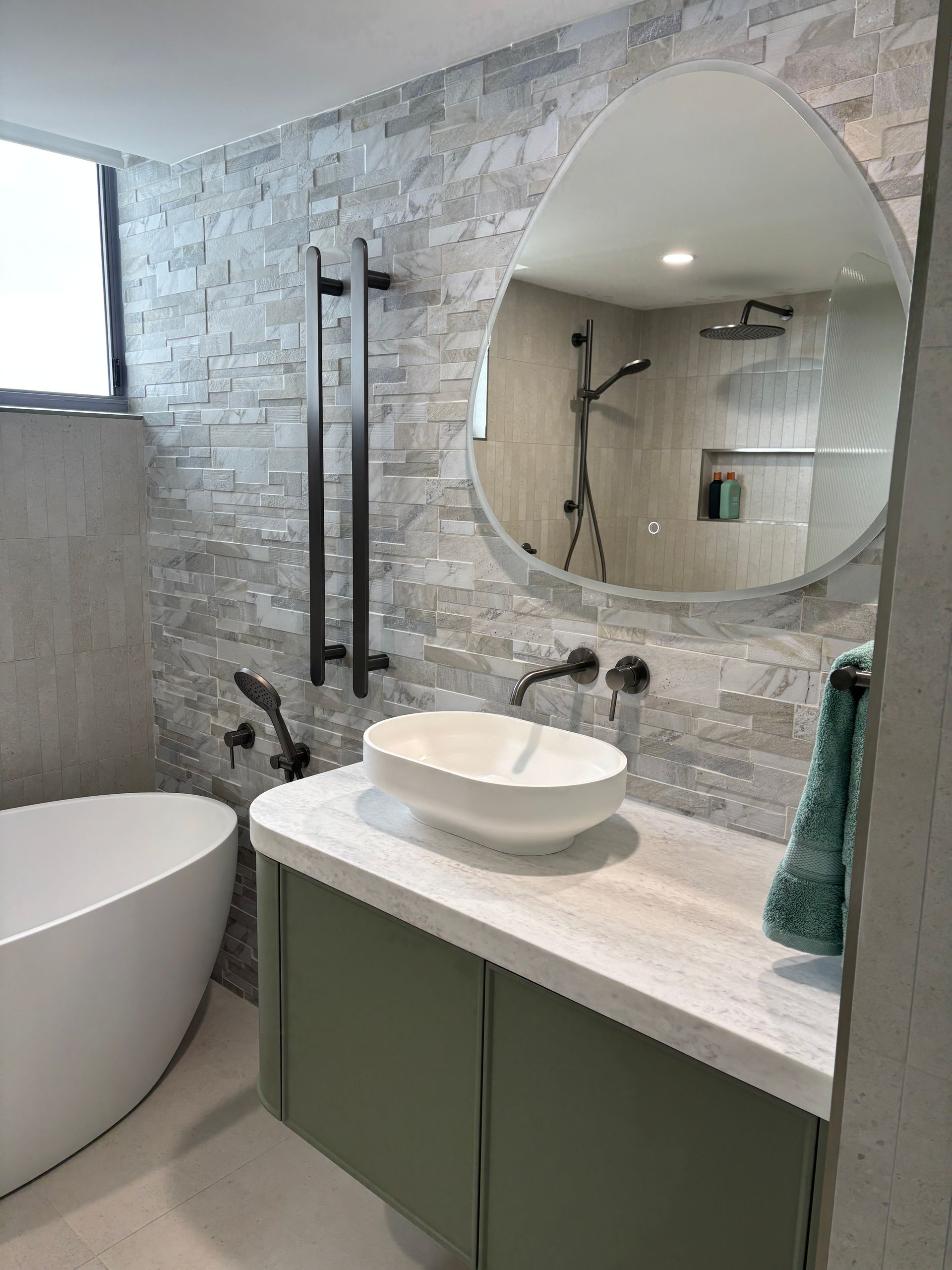 Modern Bathroom Bathtub & Sink — KirraLina Cleaning Services in Tweed Heads, NSW
