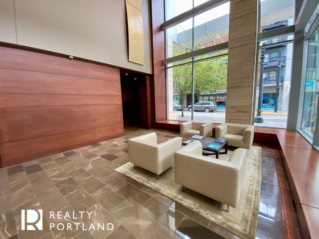 The Metropolitan Condos Lobby