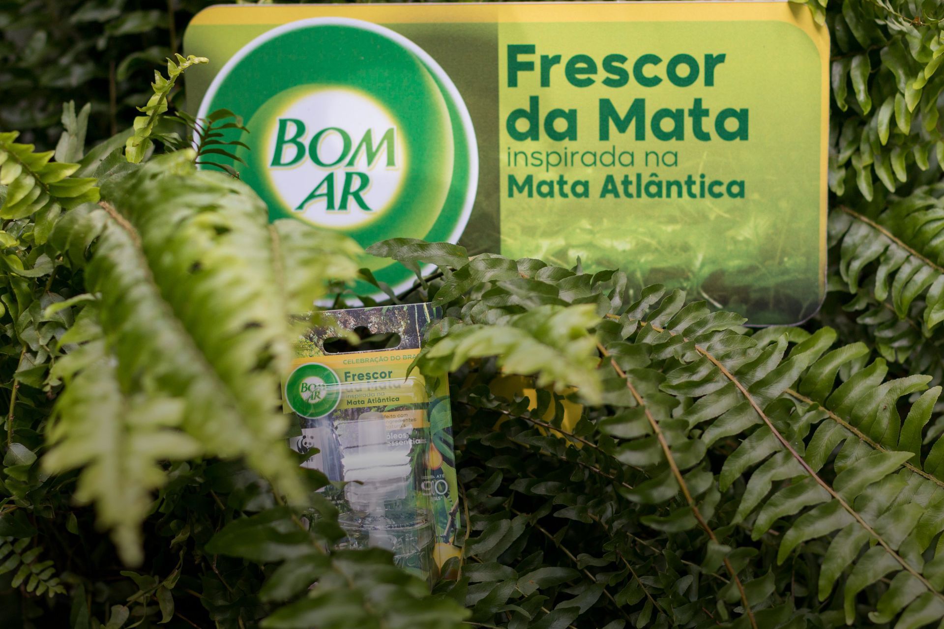 Imagem still de ação promocional do produto Bom Ar Frescor da Mata
