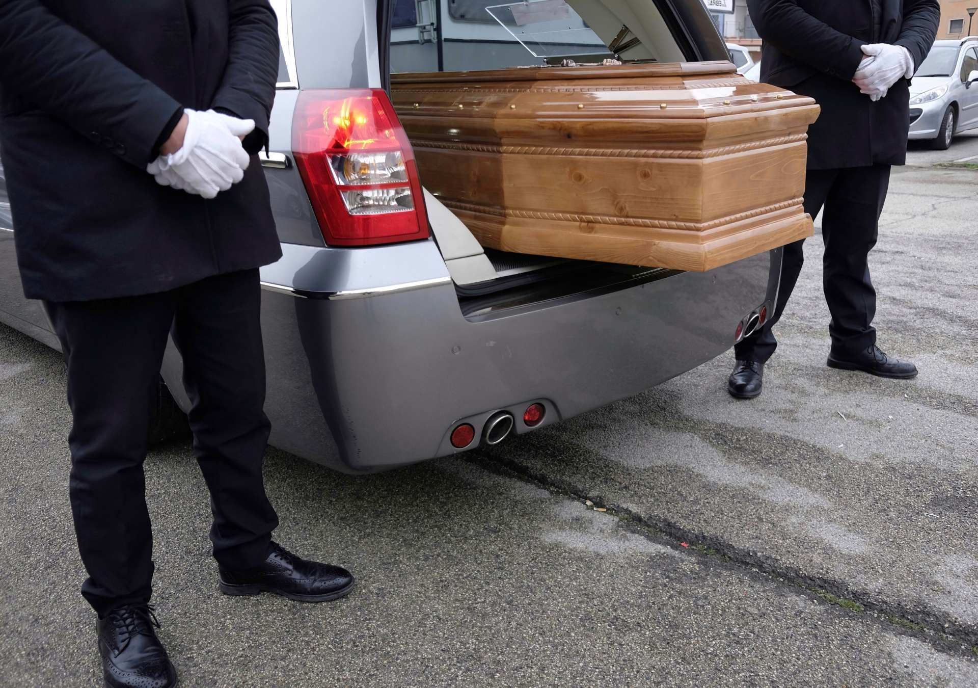 rosa bianca per funerale