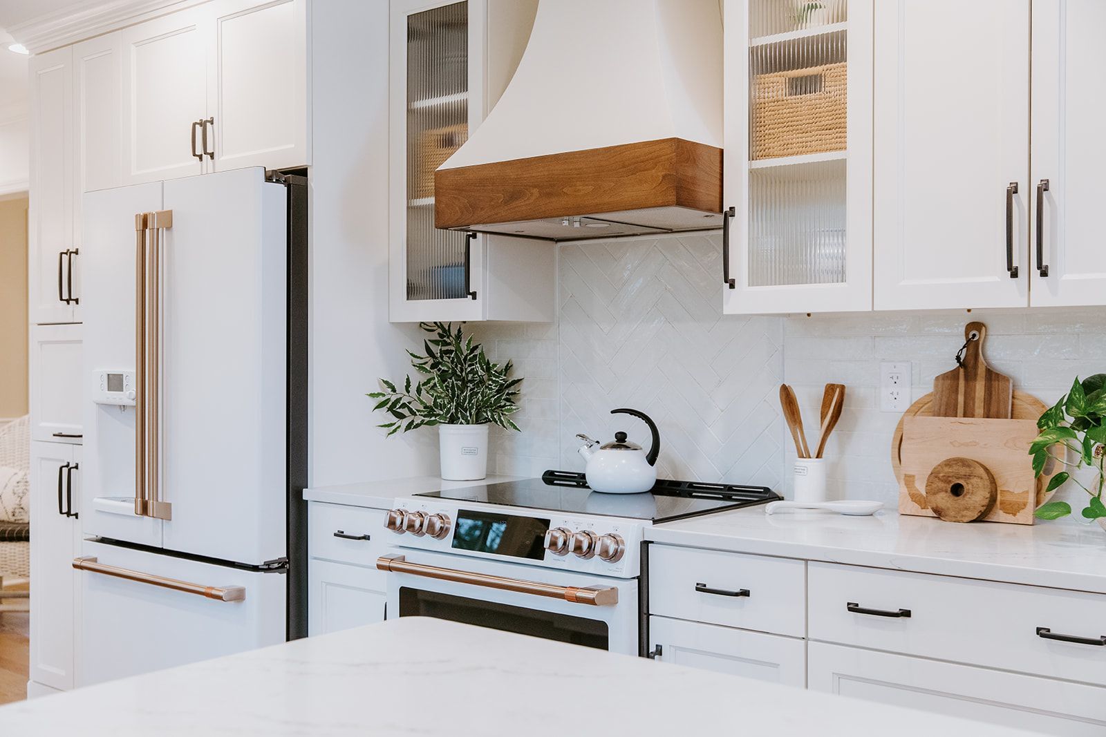 A kitchen stove and a refrigerator