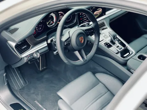 Tim van der Made, privechauffeur en autospecialist