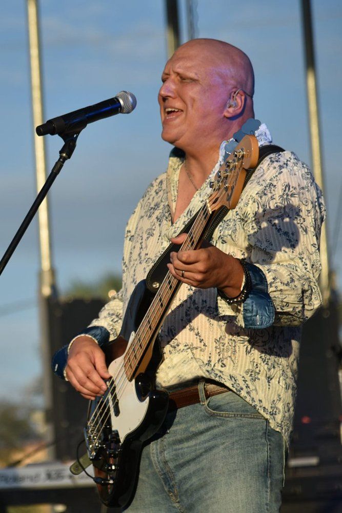 Mike Thompson Music - The official Mike Thompson Music Website