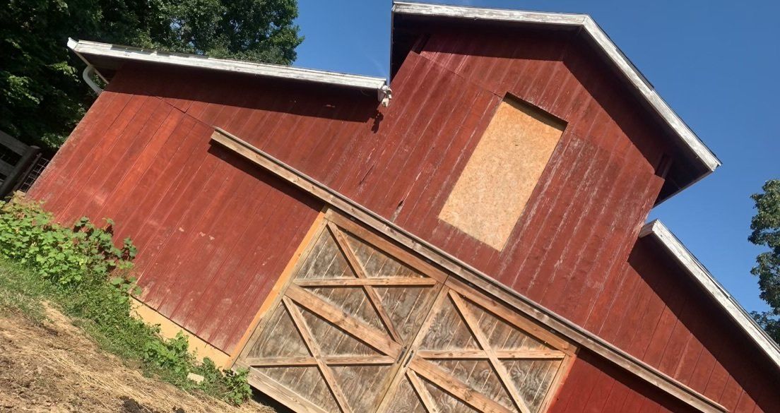 Before Barn Painting — Coxs Creek, KY — S&S Fencing and Property Maintenance LLC