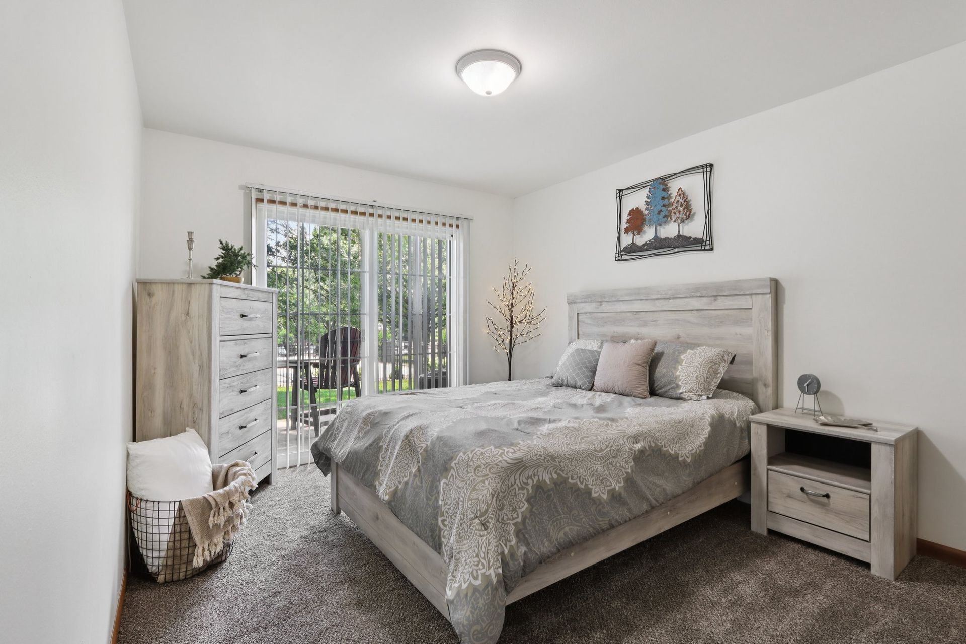 Meadow Park - furnished bedroom