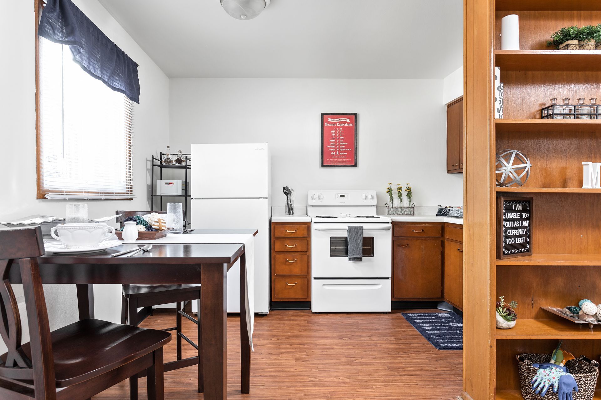 Electric Range & Refridgerator