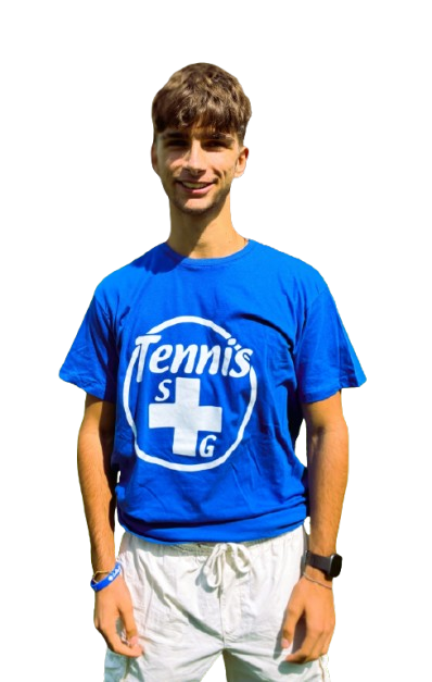 Giovane con una maglietta blu