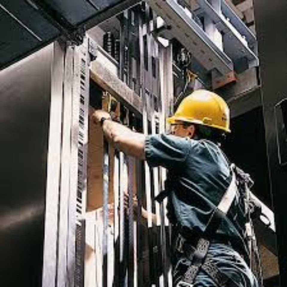 Ispezione cabina ascensore