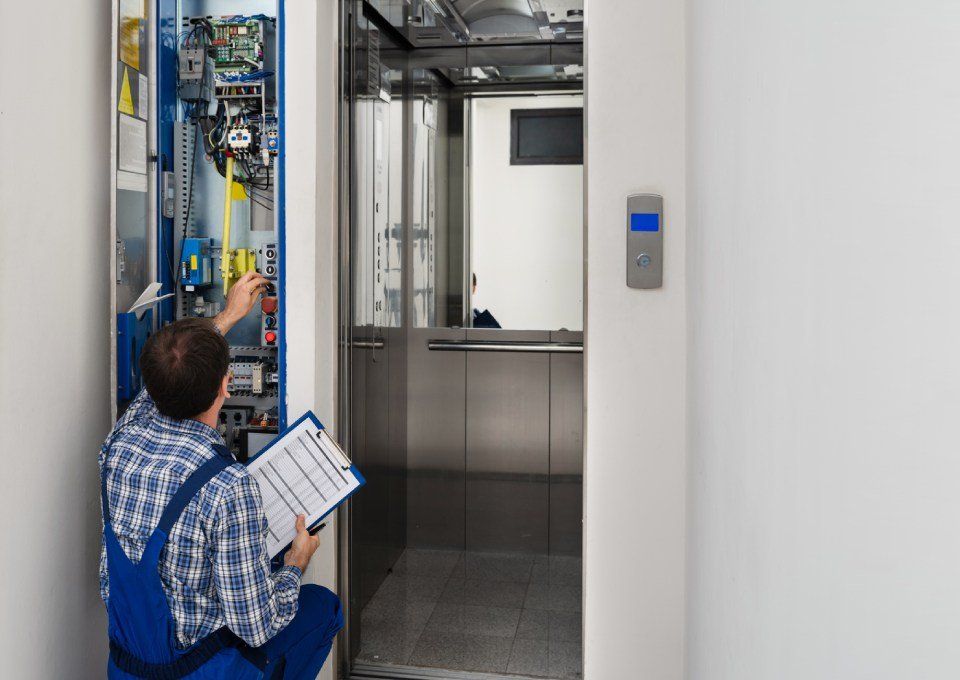 Riparazione ascensore