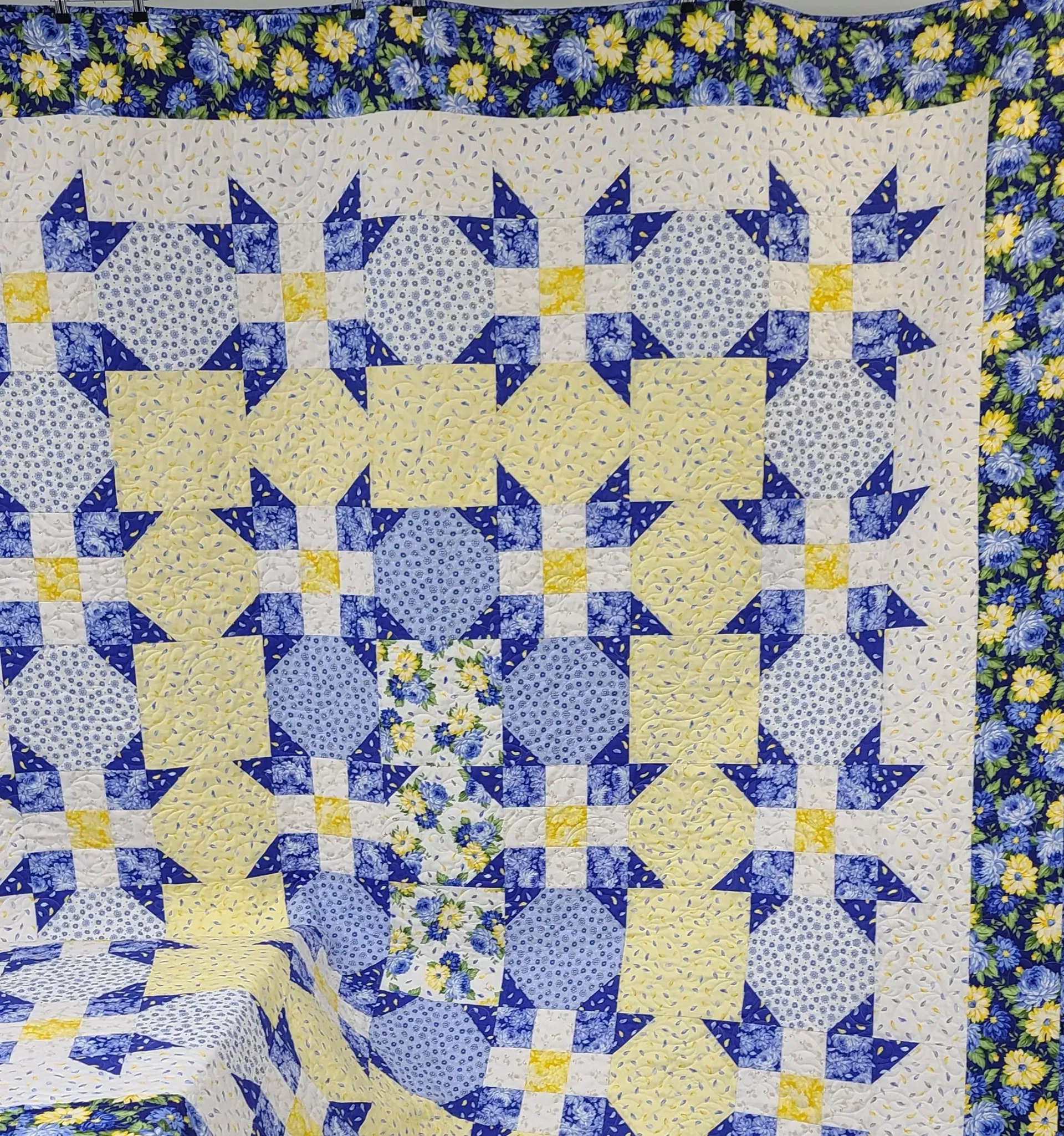 Longarm quilting texture close up Treasure Valley by Brown Bear Quilting Services LLC