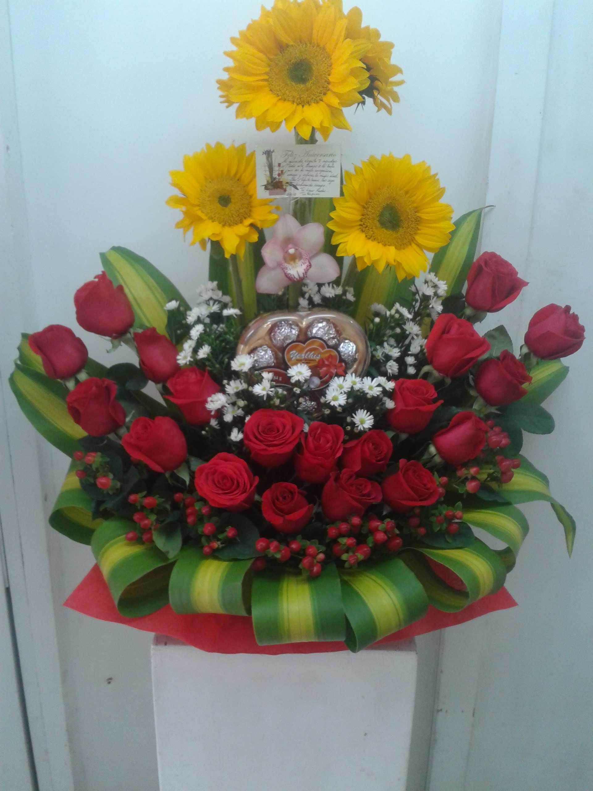 TATY FLORISTERIA - Rosas, girasoles, orquídea y caja de chocolates