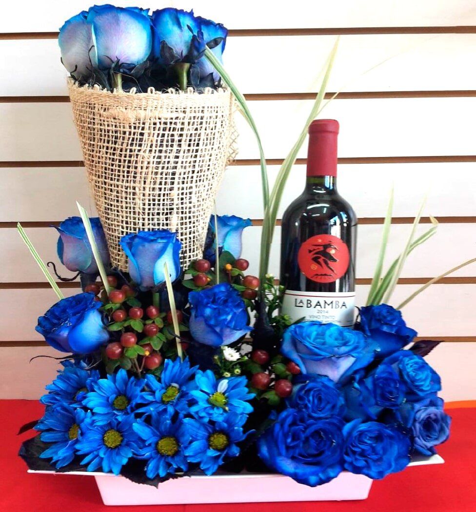 TATY FLORISTERIA - Rosas azules con botella
