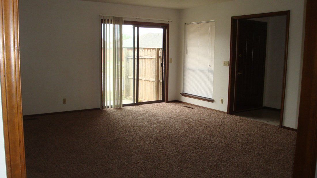 8th Eagle Duplex Living Room | Desert Crest LLC