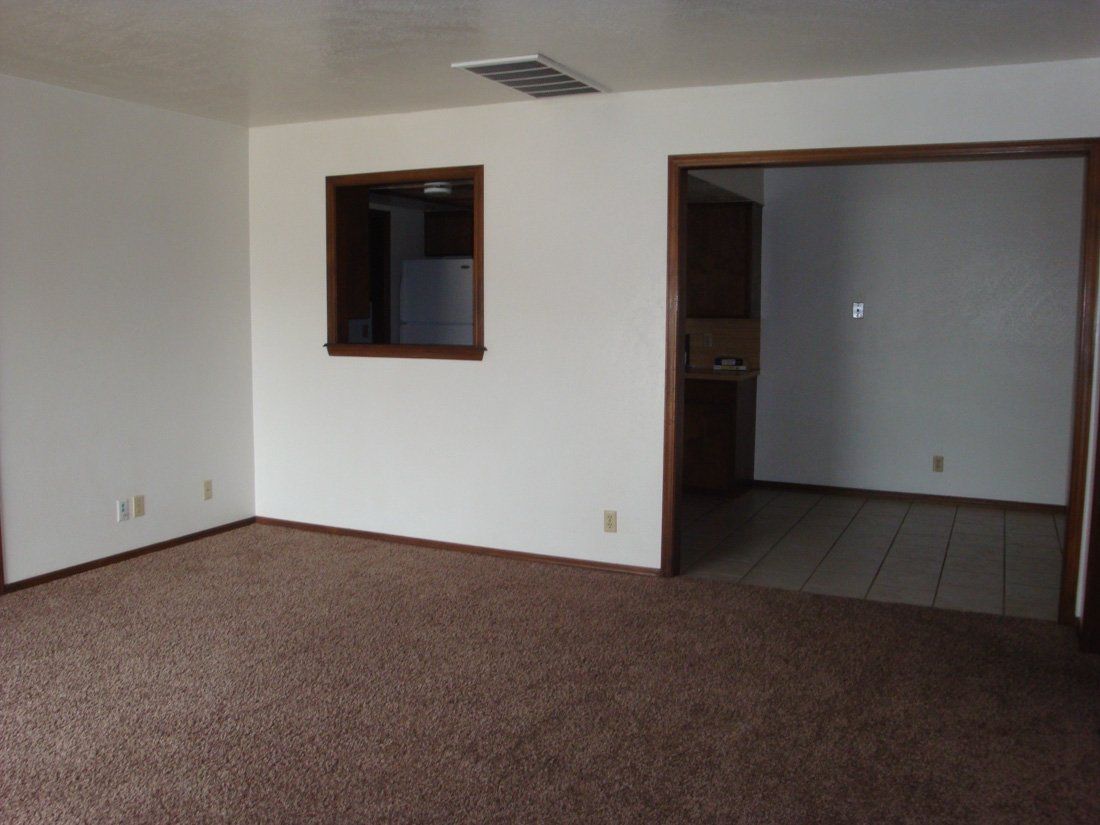 8th Eagle Duplex Living Room | Desert Crest LLC