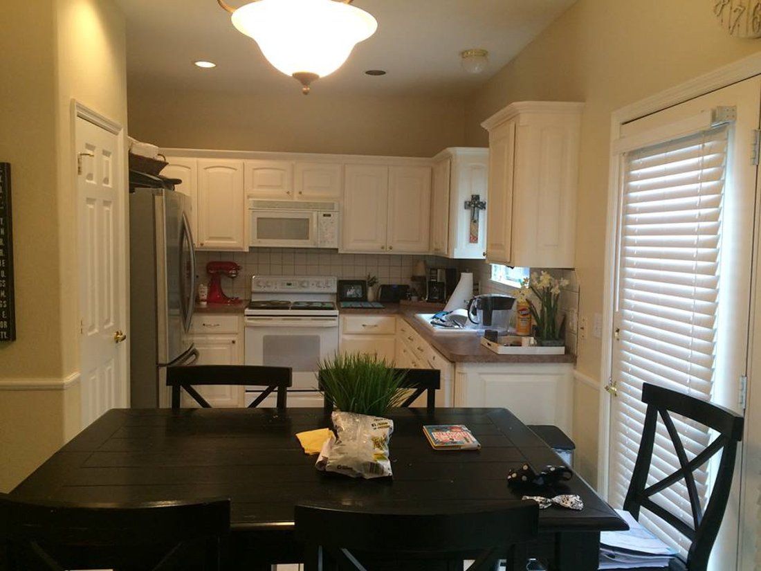 Asbury Place Condominium Kitchen and Dining Room | Desert Crest LLC